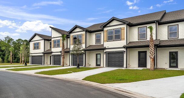 Rectangle 4530 Pointe Grand Apartment Homes